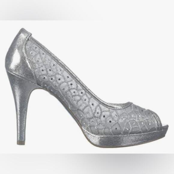 Adrianna Papell Foxy Silver Sterling Peep Toe Pump 7 M Wm’s - Picture 2 of 7